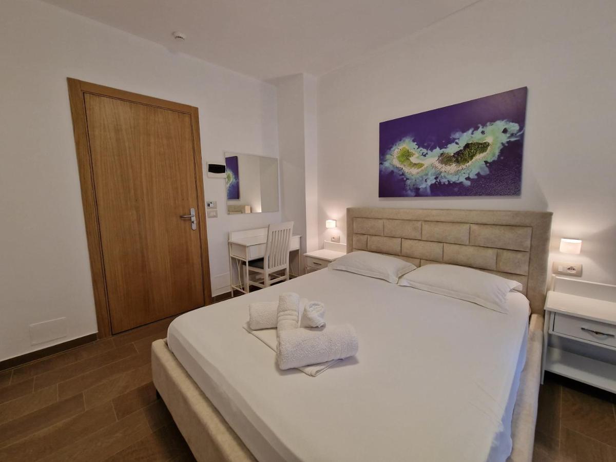 Hotel Queen Margaret Seaside Ksamil Eksteriør bilde