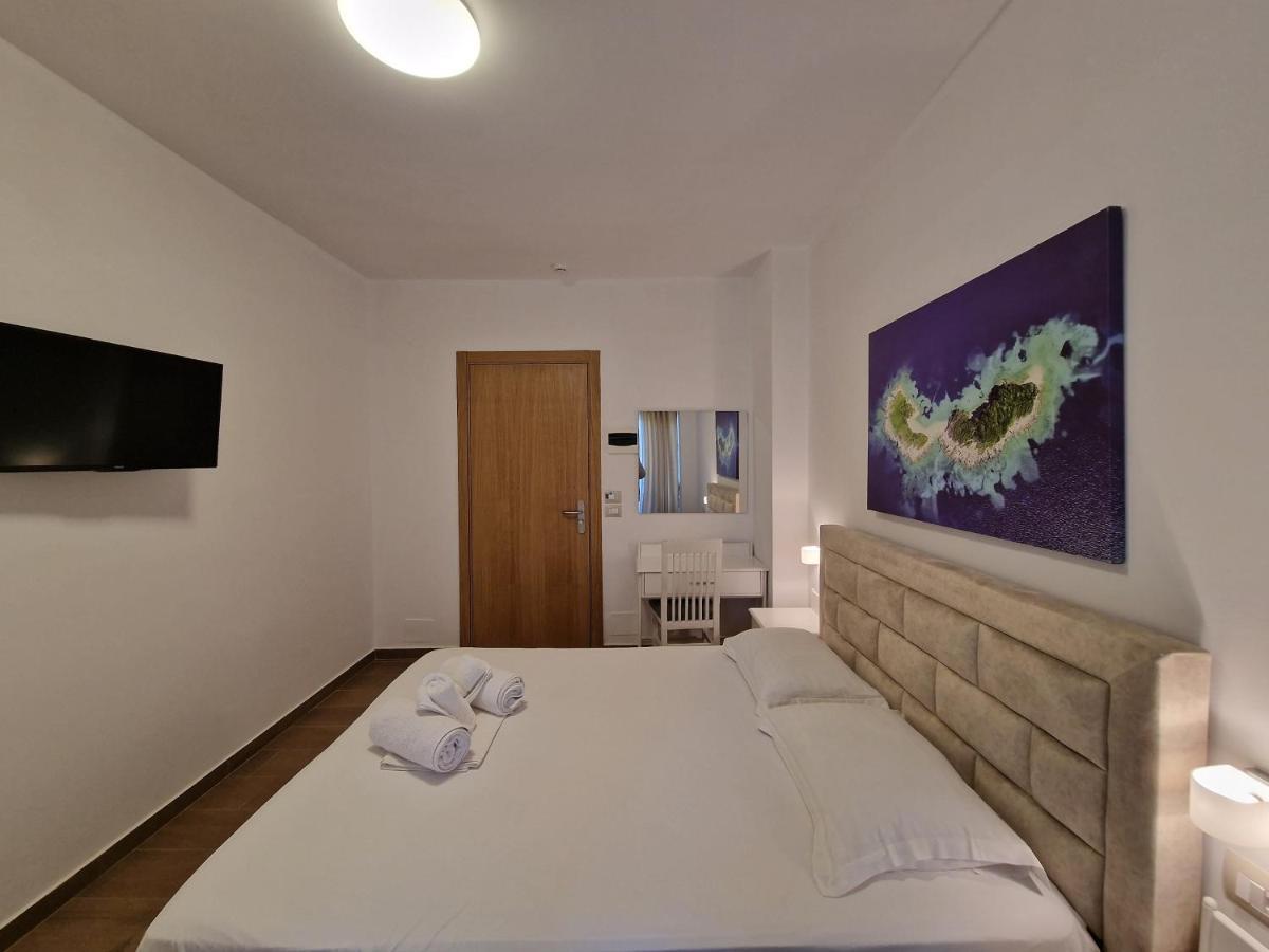 Hotel Queen Margaret Seaside Ksamil Eksteriør bilde