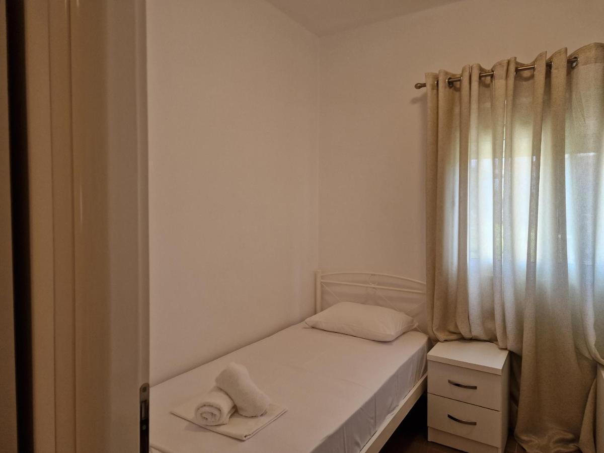 Hotel Queen Margaret Seaside Ksamil Eksteriør bilde